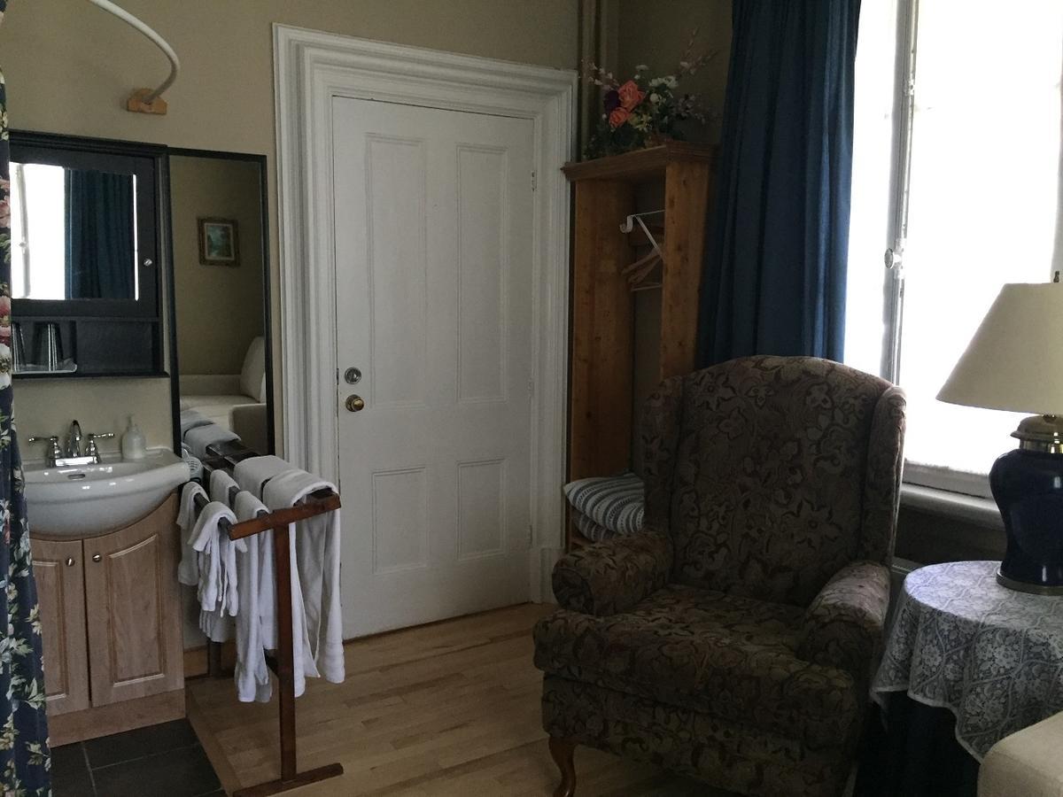 Bed and Breakfast Gil Ann Saint-André-Avellin Exterior foto